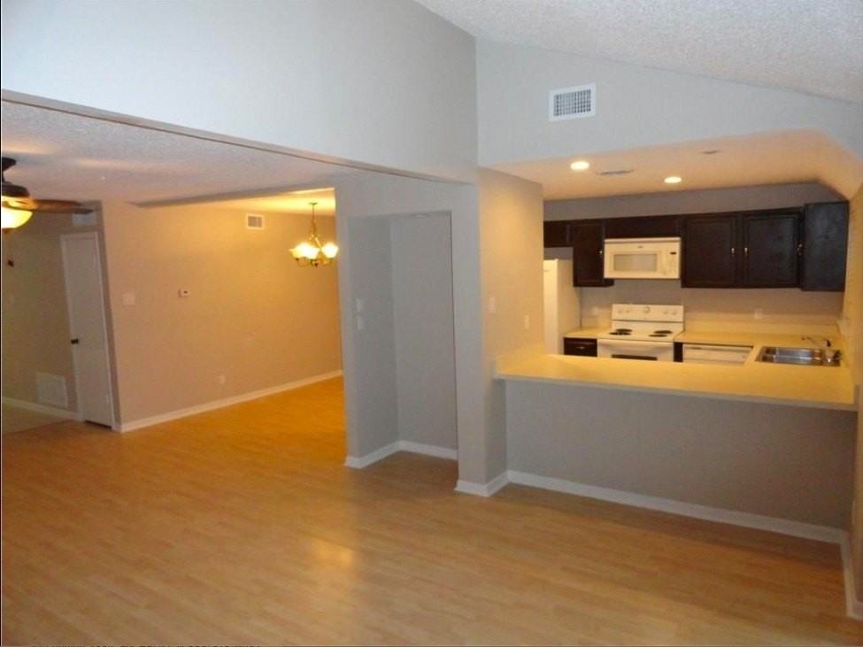 2717 Meadowstone Ct - Photo 6 of 24