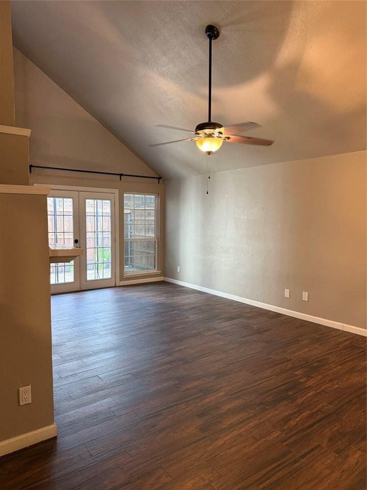 300 Cimarron Way - Photo 3 of 14