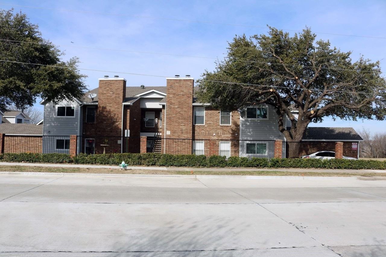 141 Valley View Dr #1BED1BATH - Photo 2 of 15