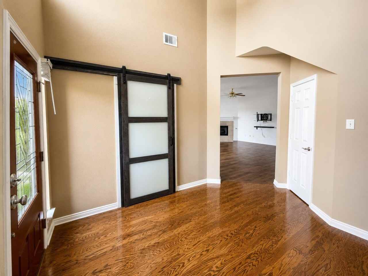 1818 Lake Texoma Cir - Photo 3 of 26