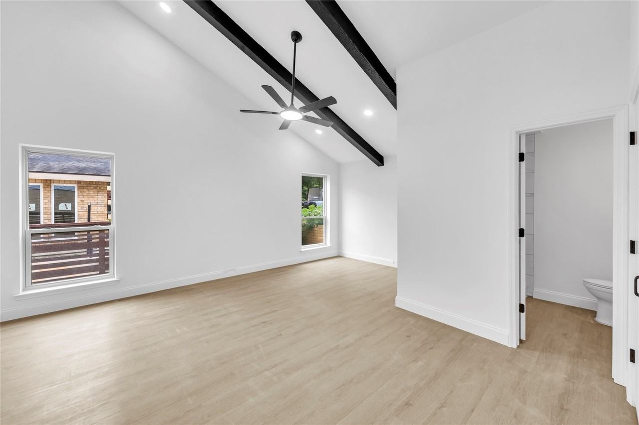 13826 Wooded Creek Ct - Photo 4 of 34