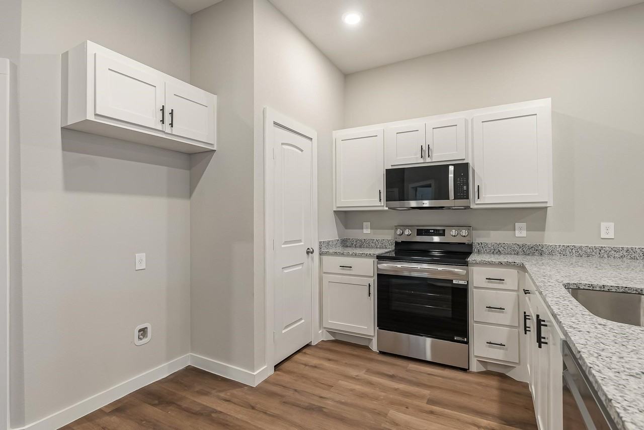 2701 Baron Ave - Photo 5 of 37