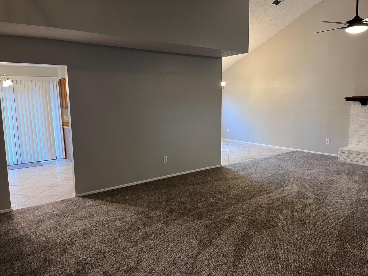2406 Bentley Dr - Photo 5 of 14