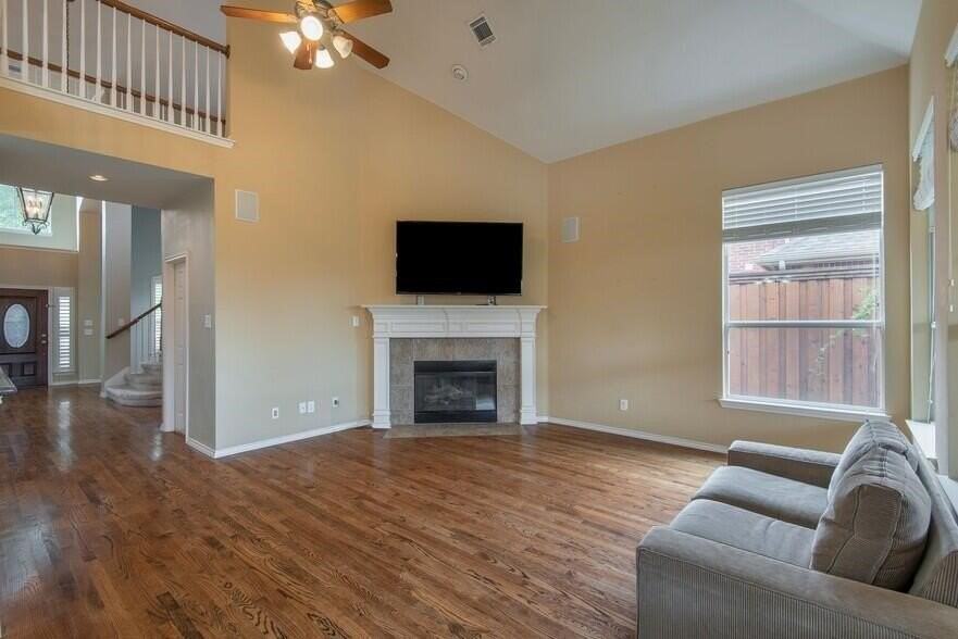 2056 Barret Dr - Photo 7 of 24