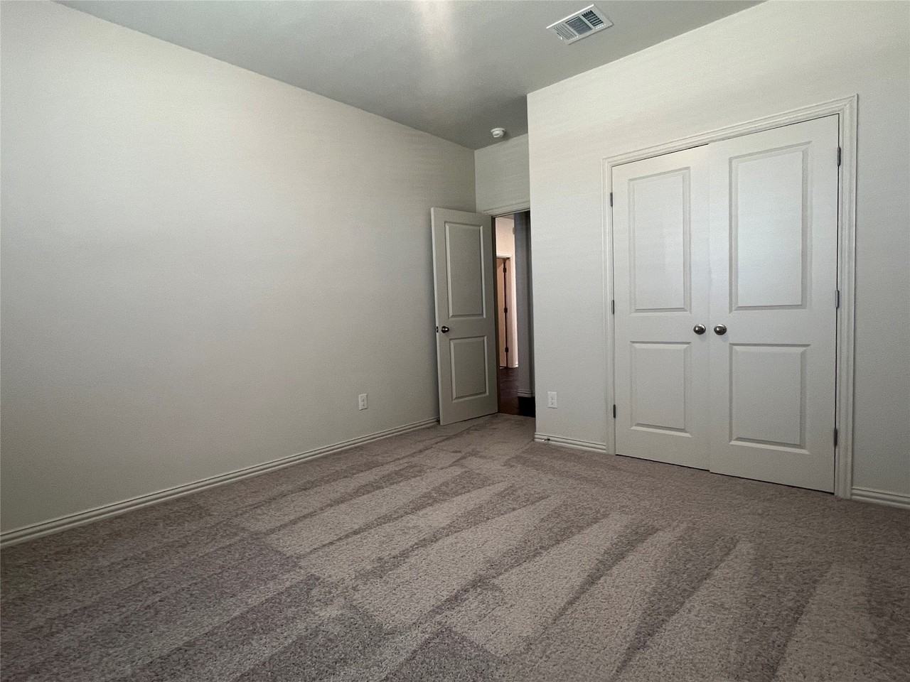 16108 Hidden Cove Dr - Photo 5 of 40