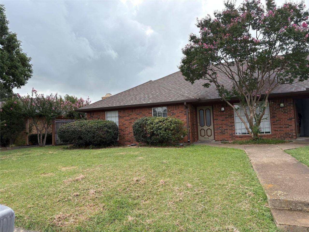 3900 San Mateo Dr - Photo 2 of 19