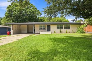 1411 W Shields Dr - Photo 1 of 1