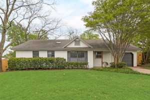 featured image of 907 Melanie Ln