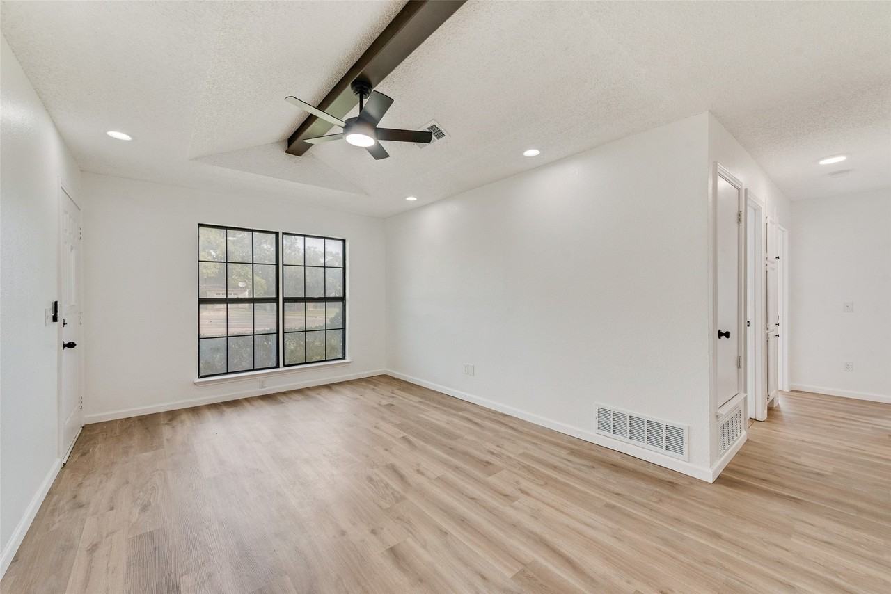 907 Melanie Ln - Photo 7 of 32