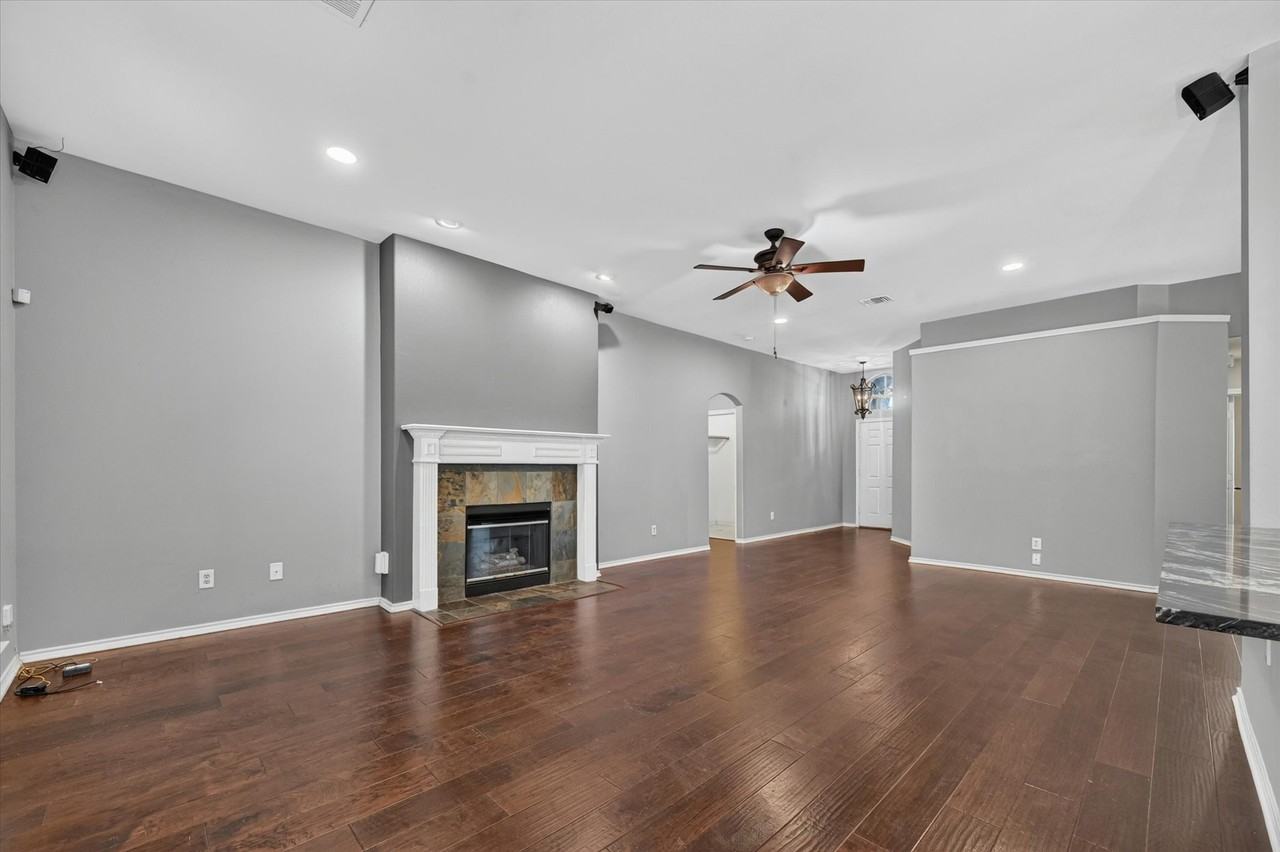 2720 Windstone Way - Photo 5 of 32