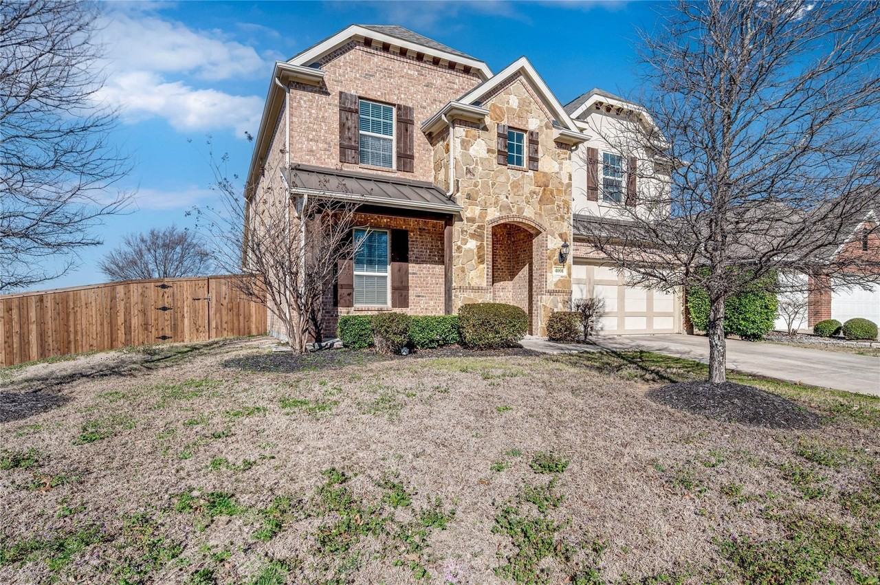 4001 Eaton Park Dr - Photo 2 of 24