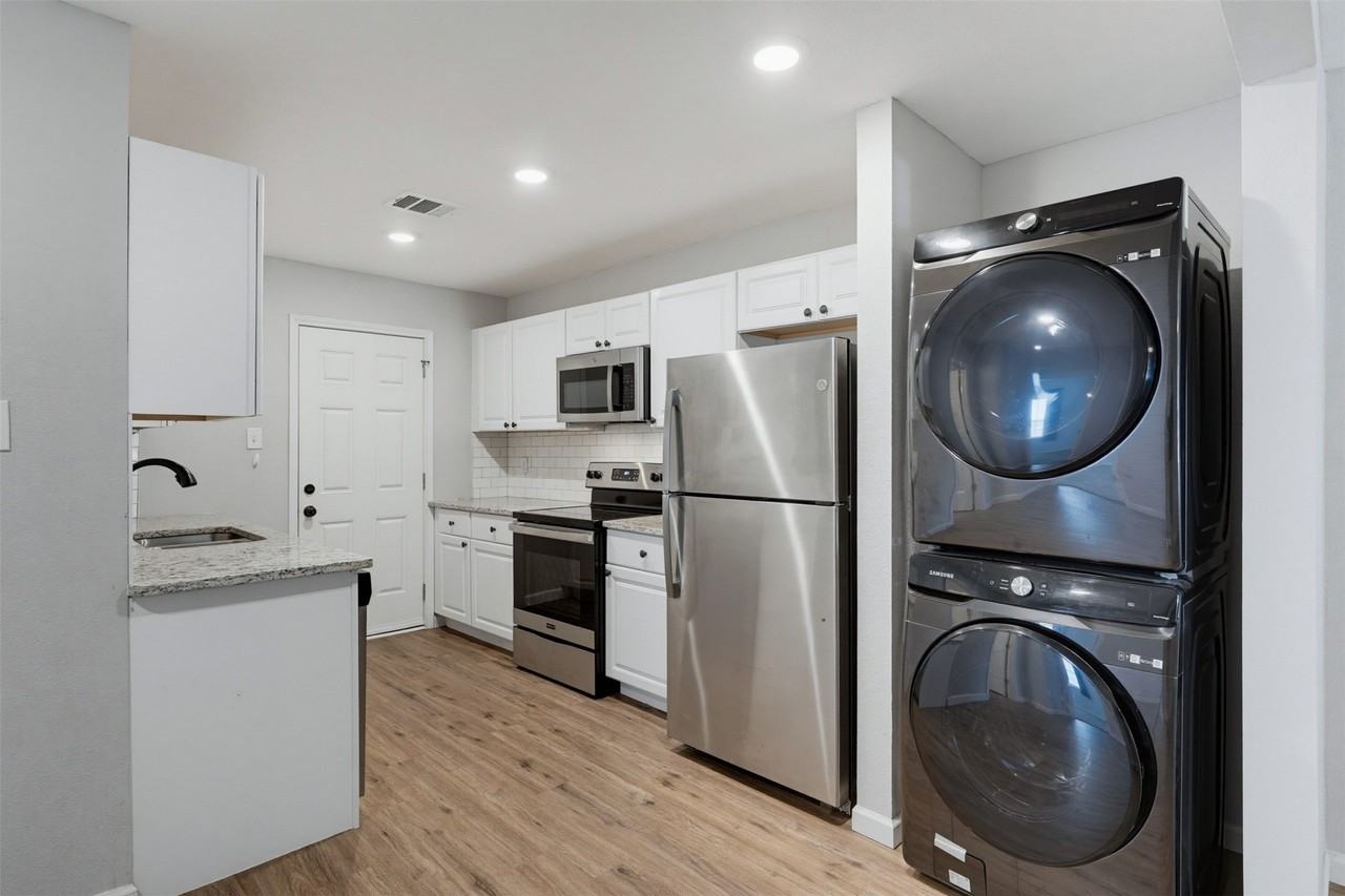 509 Ne 19th St - Photo 2 of 16