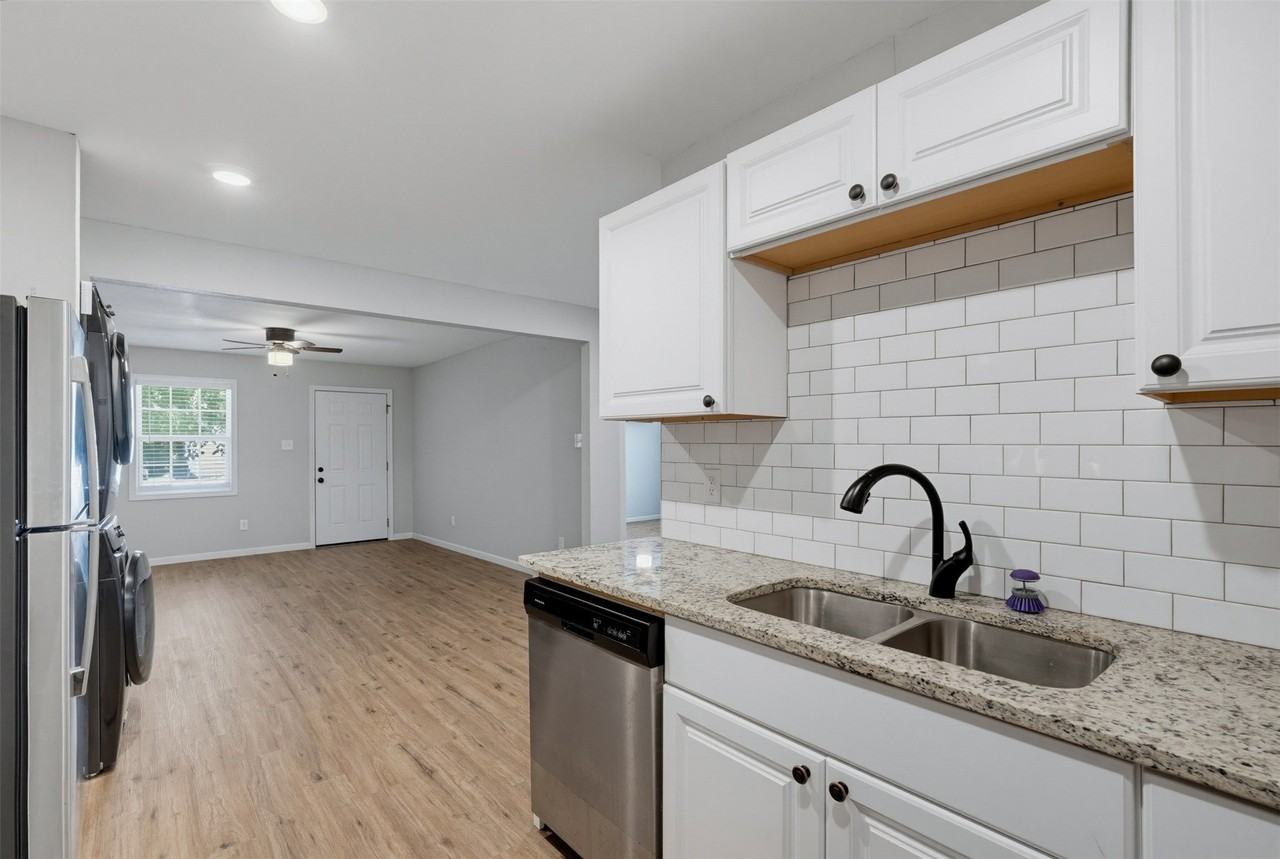 509 Ne 19th St - Photo 4 of 16
