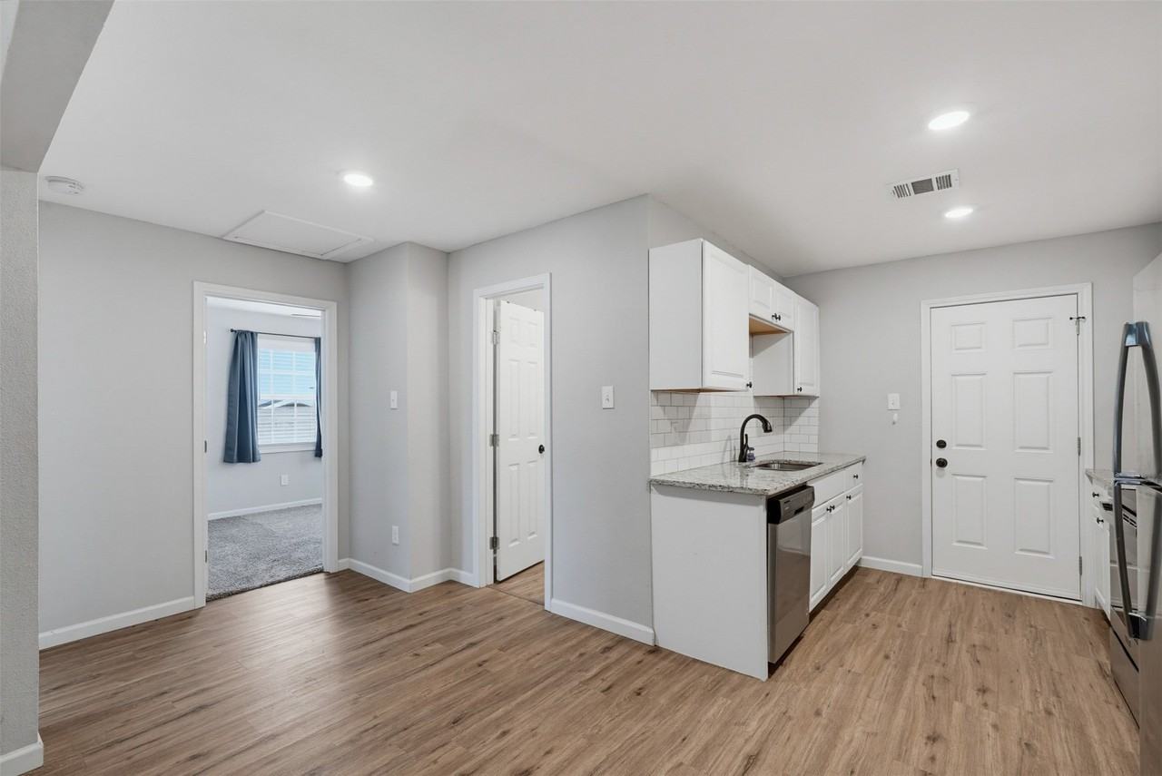 509 Ne 19th St - Photo 5 of 16