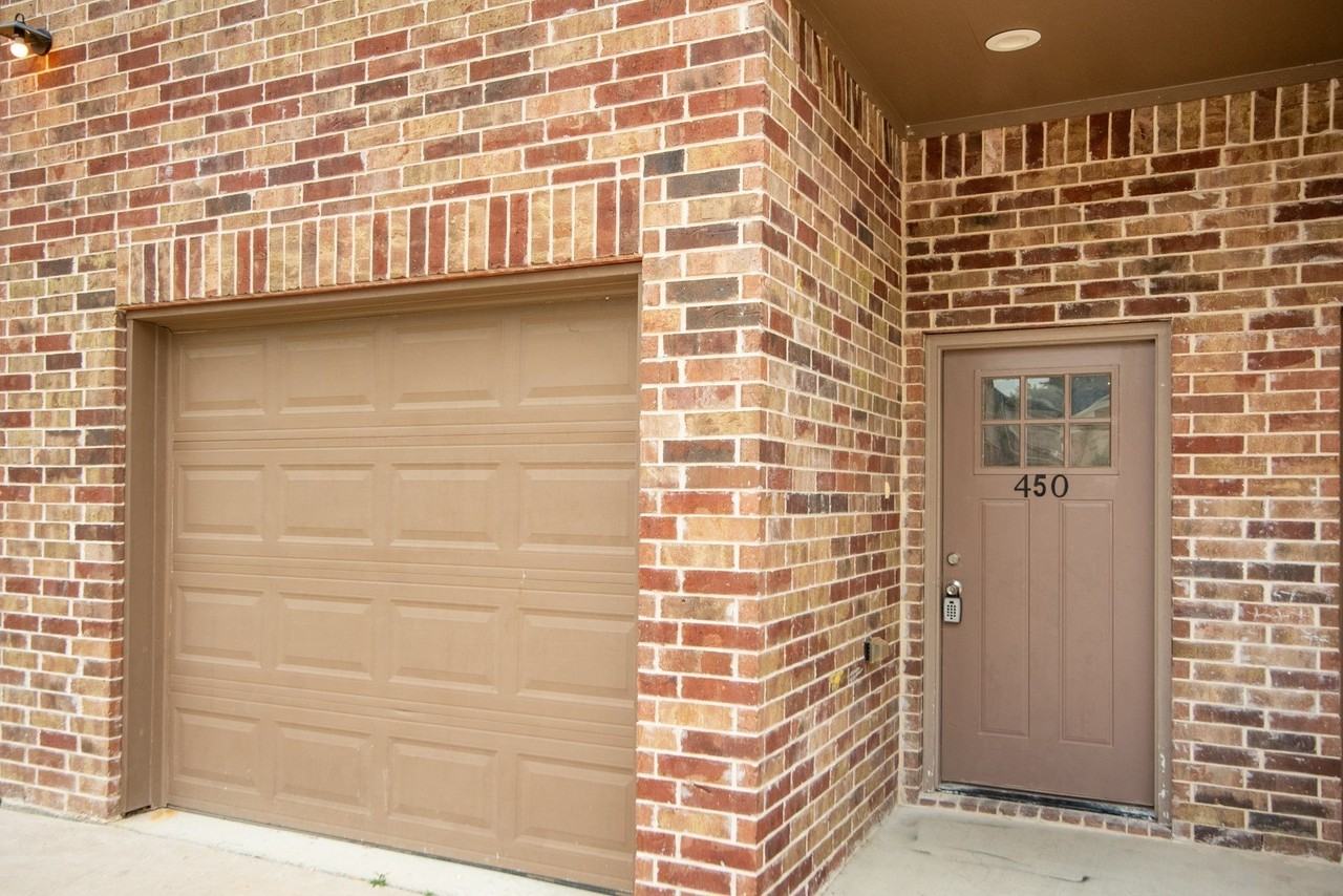 440 Pecan Holw - Photo 2 of 16