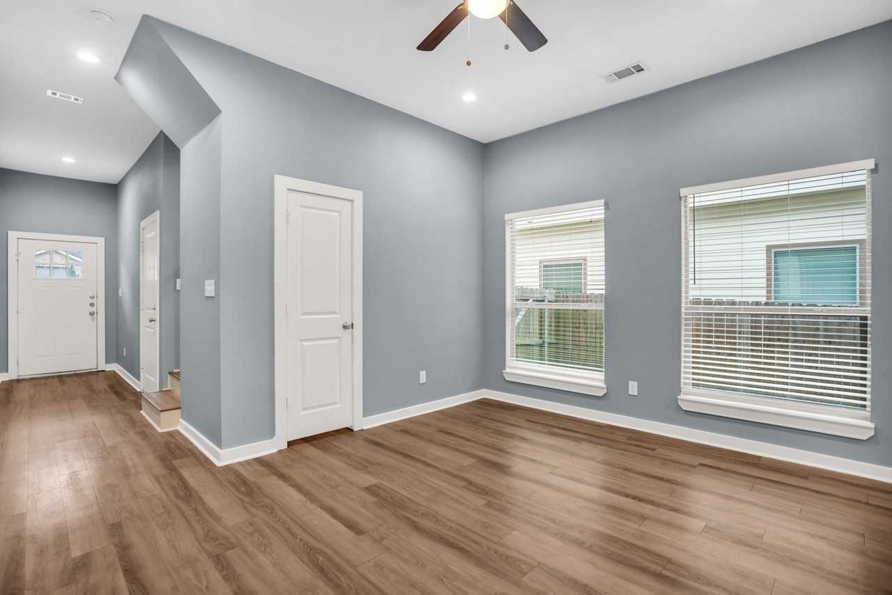 440 Pecan Holw - Photo 3 of 16