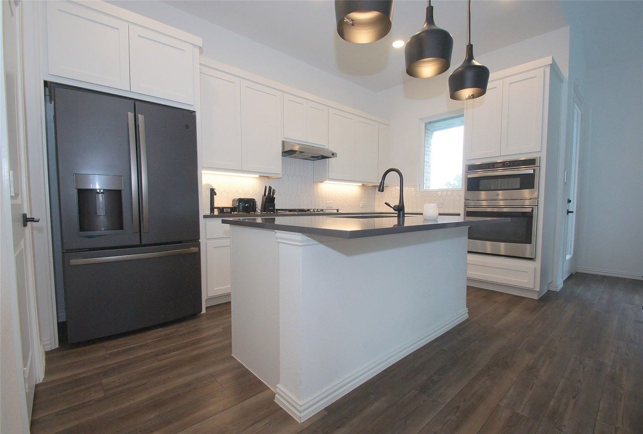 7500 Denney Dr - Photo 6 of 18