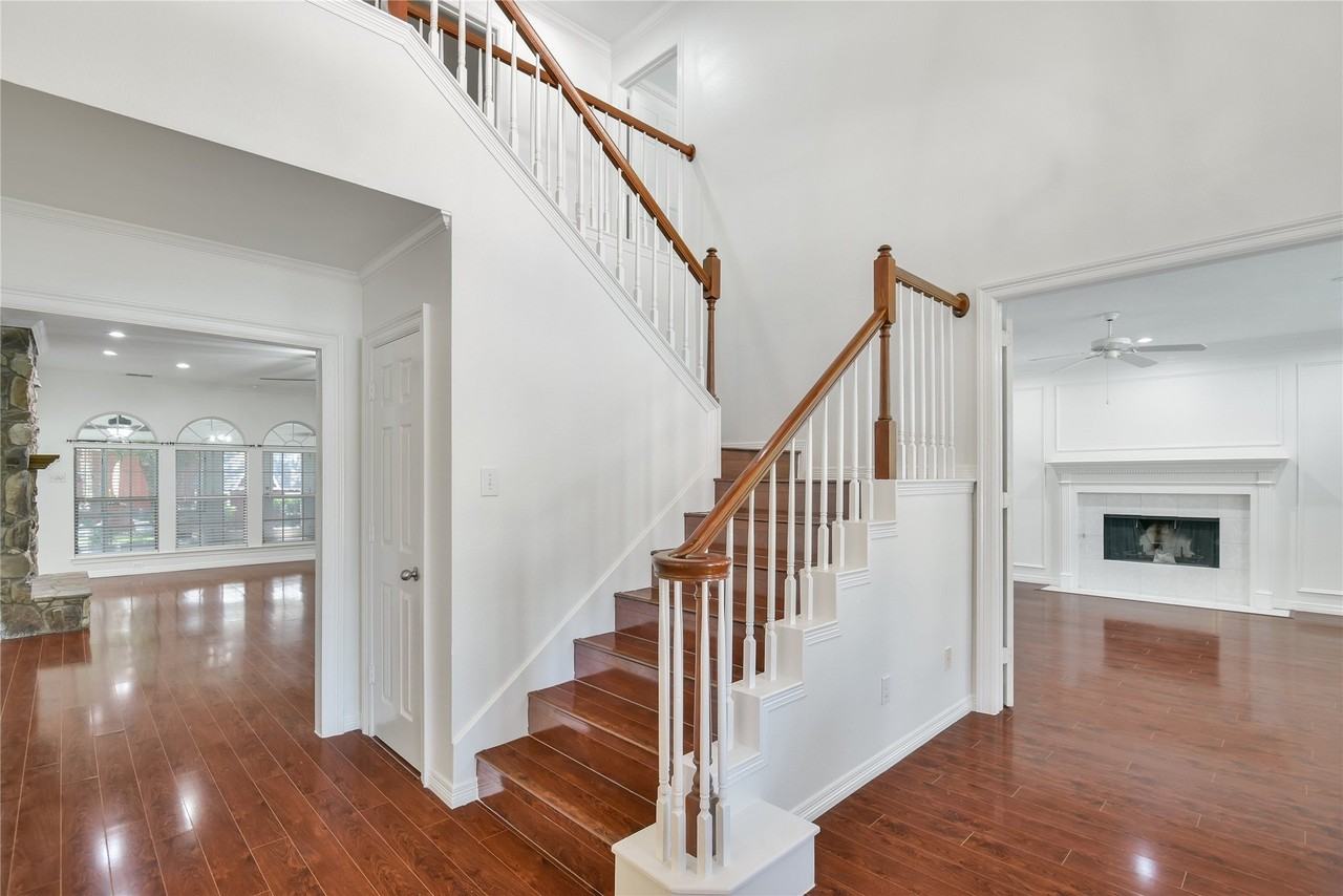 18528 Vista Del Sol - Photo 3 of 40