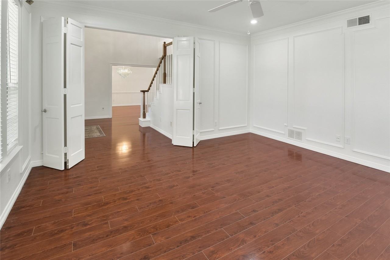 18528 Vista Del Sol - Photo 4 of 40