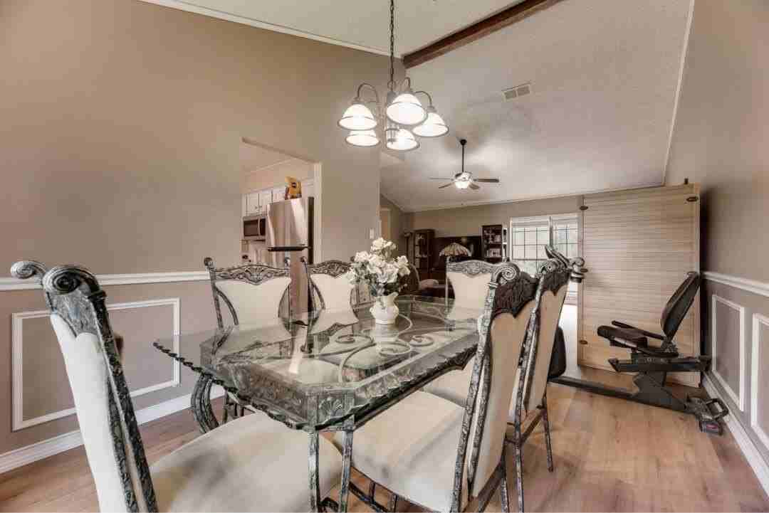 1022 Melissa Ln - Photo 5 of 16