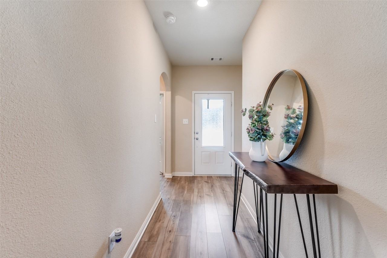 505 Lowery Oaks Trl - Photo 2 of 24