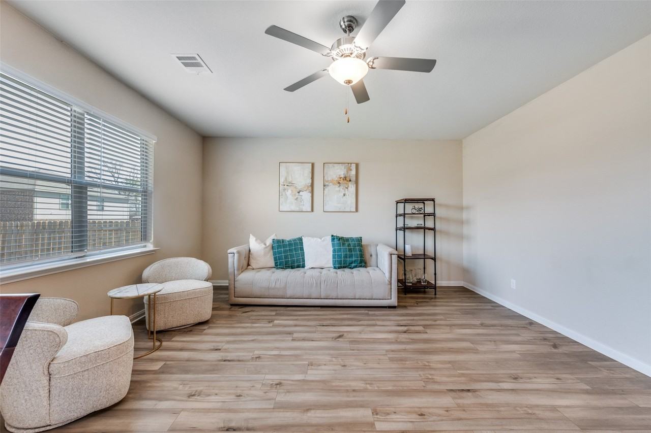 505 Lowery Oaks Trl - Photo 3 of 24
