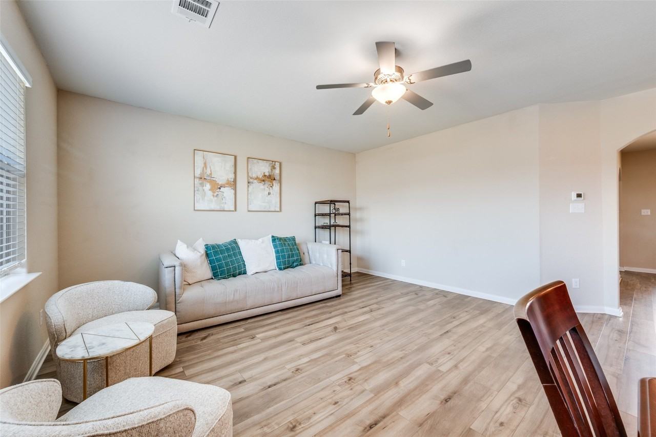 505 Lowery Oaks Trl - Photo 5 of 24