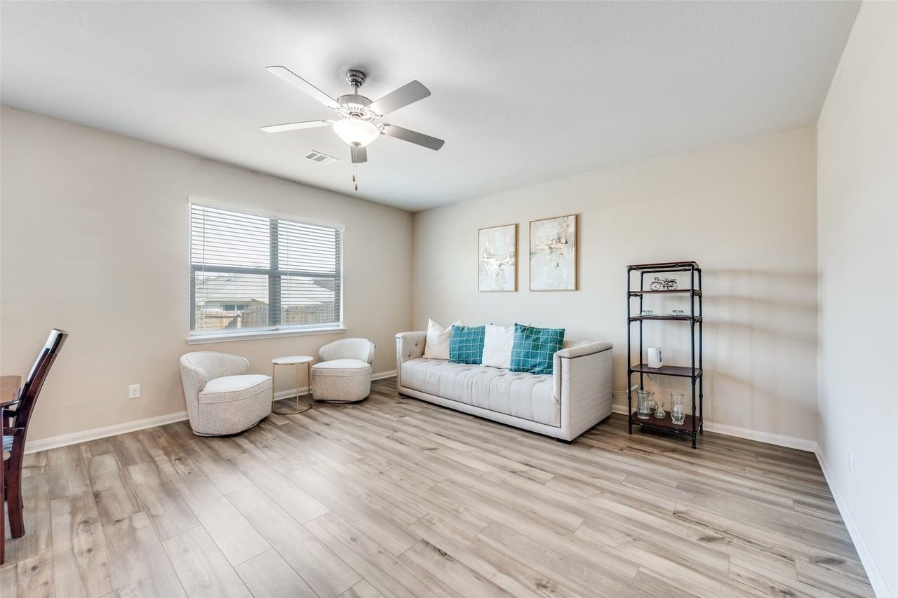 505 Lowery Oaks Trl - Photo 6 of 24