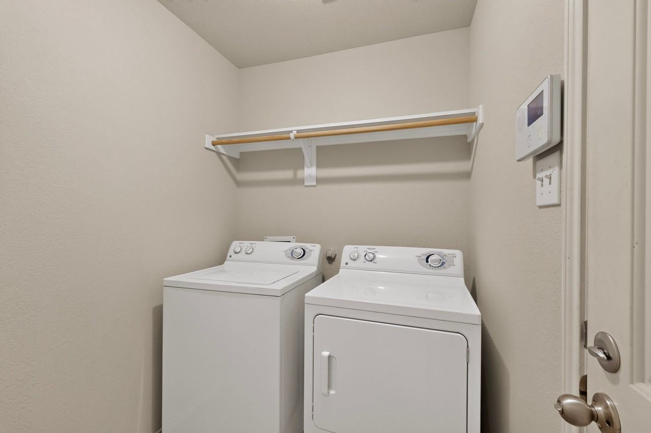 2011 Samantha Ln - Photo 6 of 8