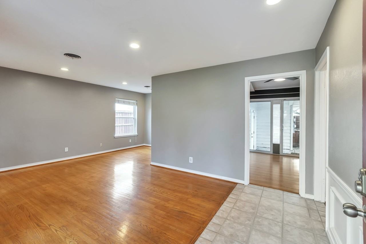 2905 Eric Ln - Photo 5 of 26