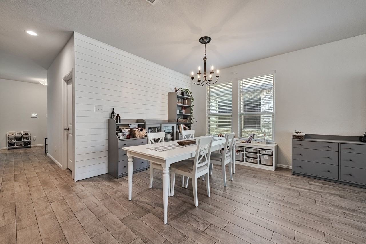8305 Twisted Pine Way - Photo 5 of 24