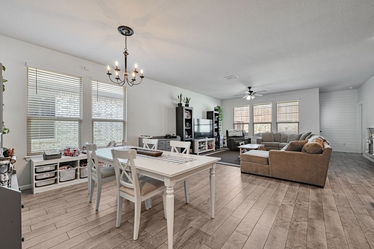 8305 Twisted Pine Way - Photo 7 of 24