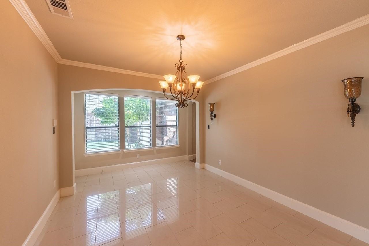 3517 Summerfield Dr - Photo 3 of 26