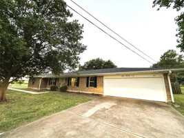 featured image of 601 Rose Ln