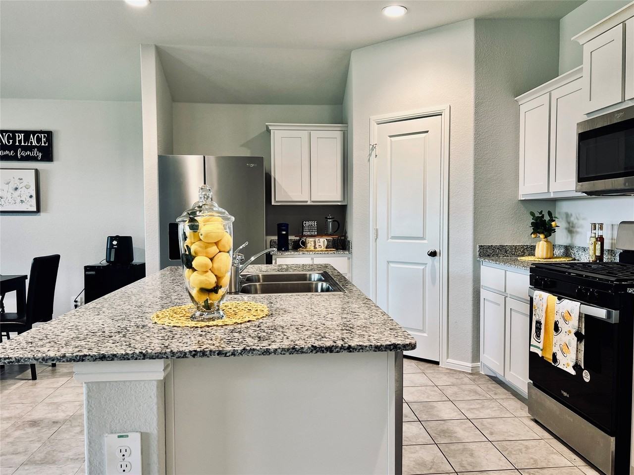 636 Mount Vista Ln - Photo 2 of 16