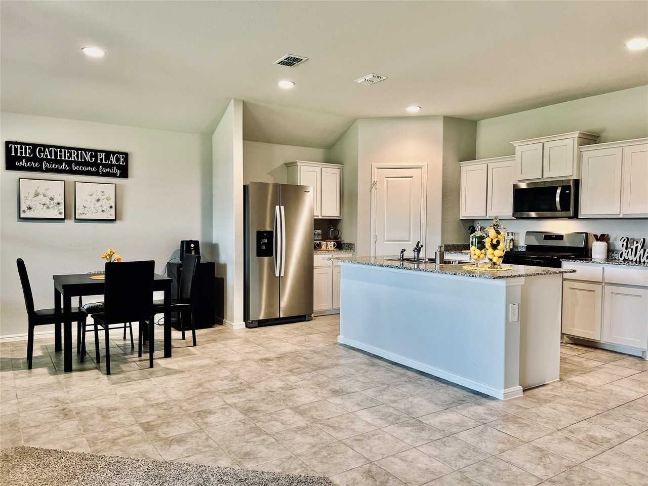 636 Mount Vista Ln - Photo 4 of 16