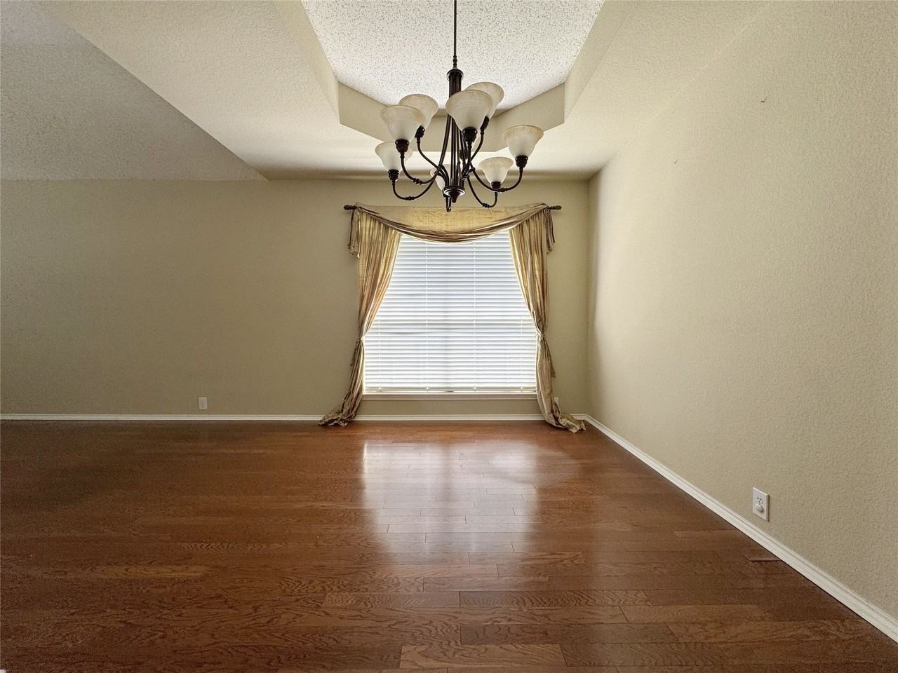 4712 Bull Run Dr - Photo 3 of 21