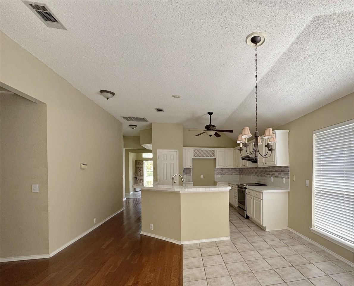 4712 Bull Run Dr - Photo 4 of 21