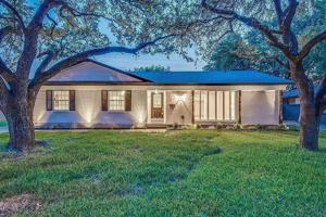 featured image of 10443 Cromwell Dr