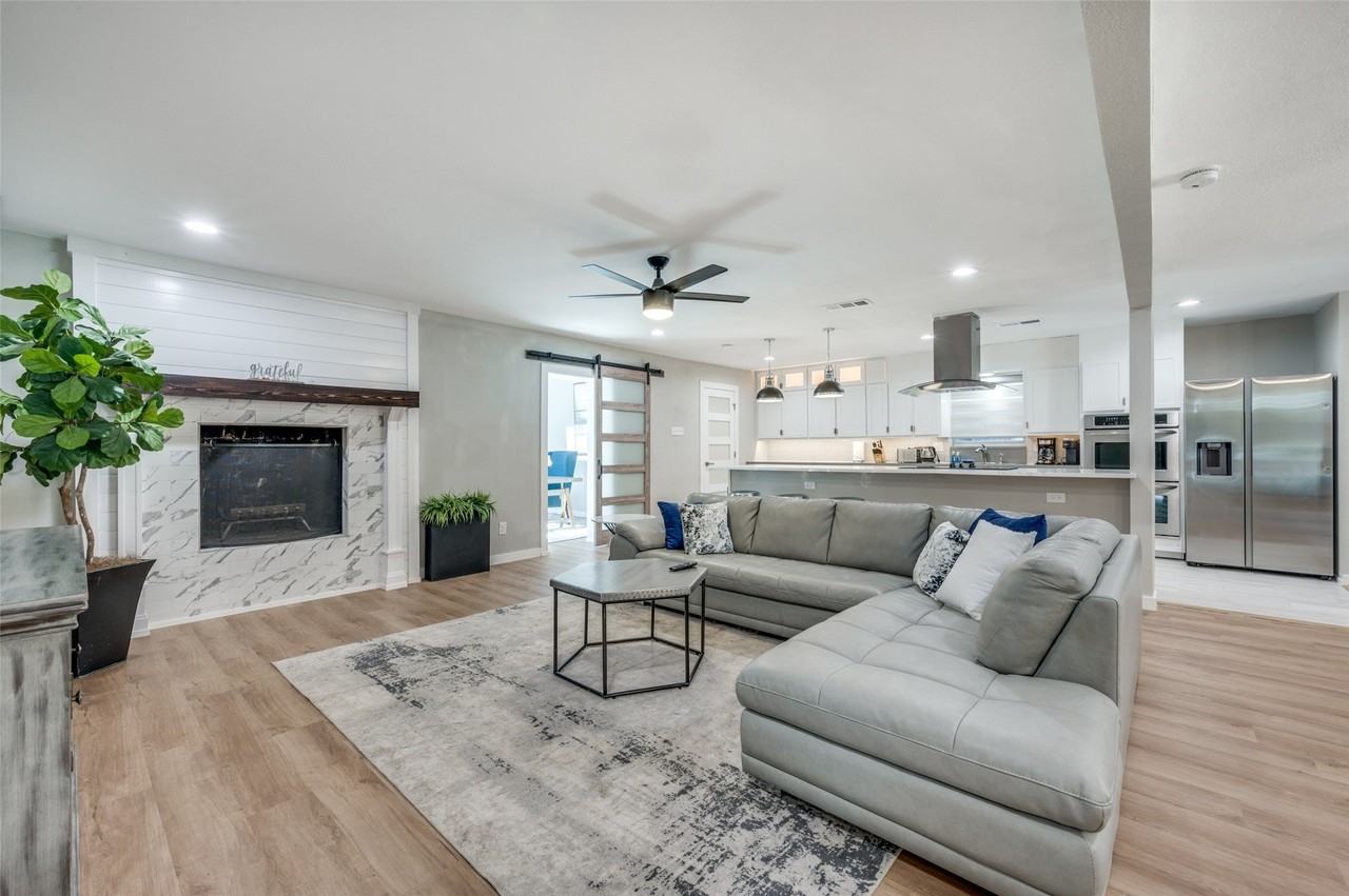 10443 Cromwell Dr - Photo 4 of 15