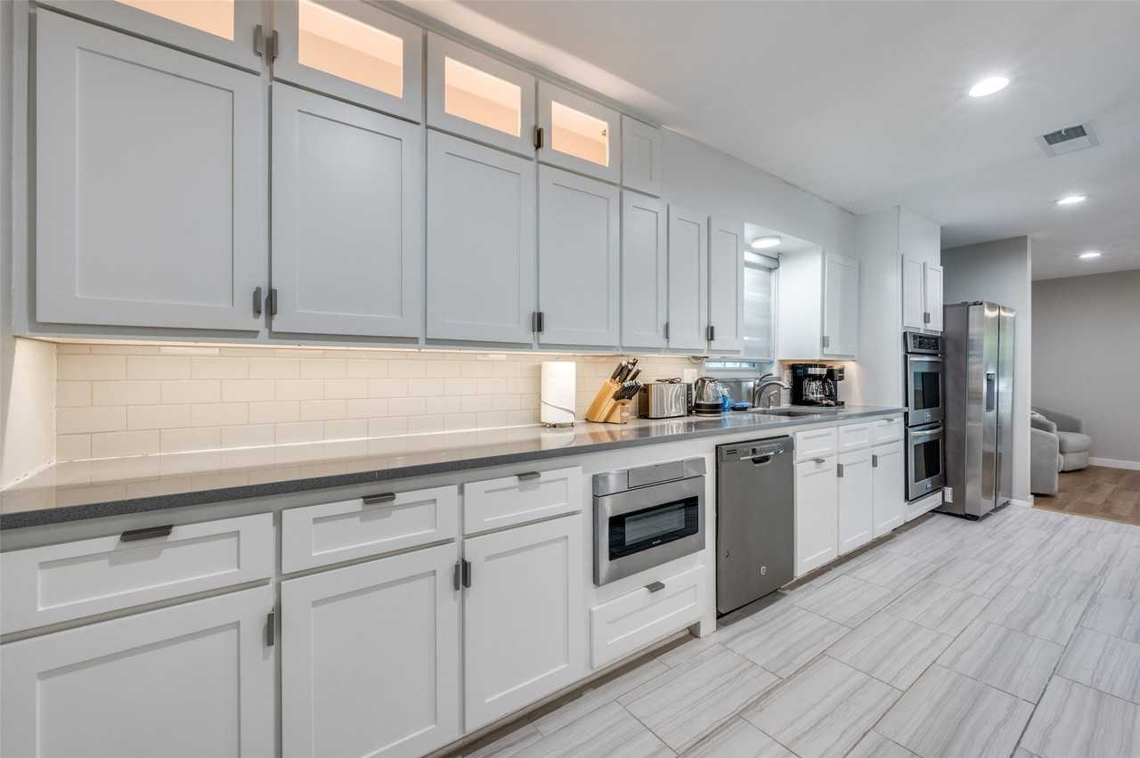10443 Cromwell Dr - Photo 6 of 15