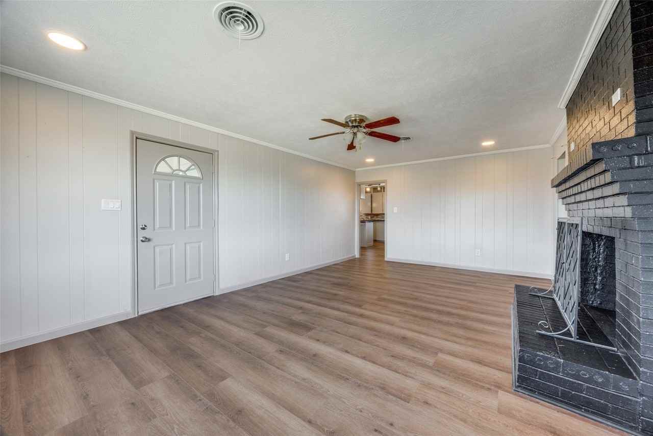 226 Glen Meadows Dr - Photo 4 of 25