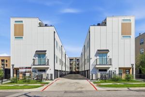 featured image of 4315 San Jacinto St #302