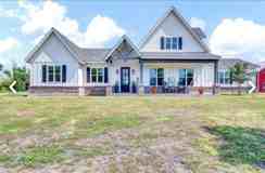 19040 Community Dr - Photo 1 of 1