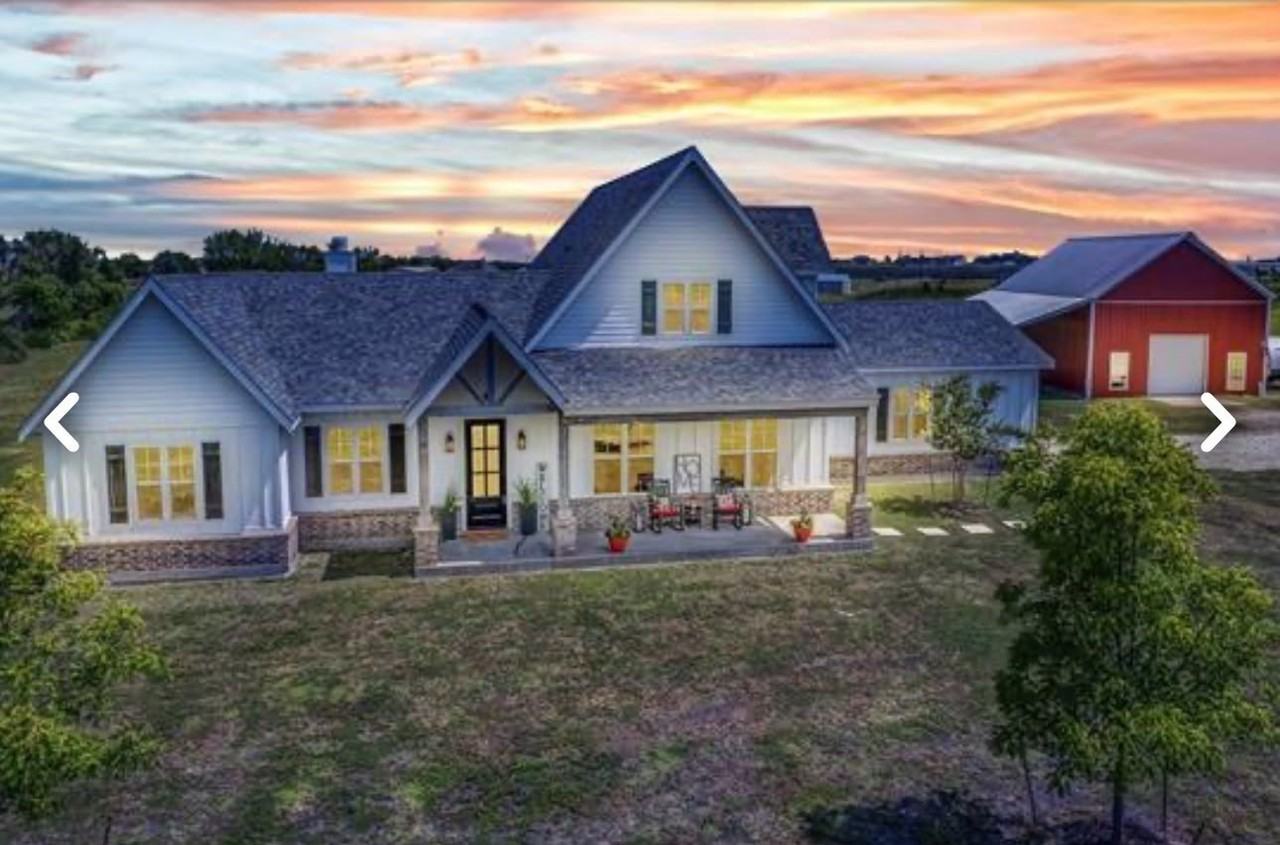19040 Community Dr - Photo 3 of 11