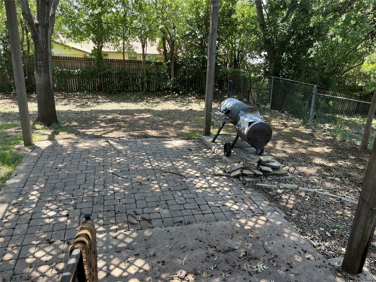 3401 Leith Ave - Photo 5 of 17