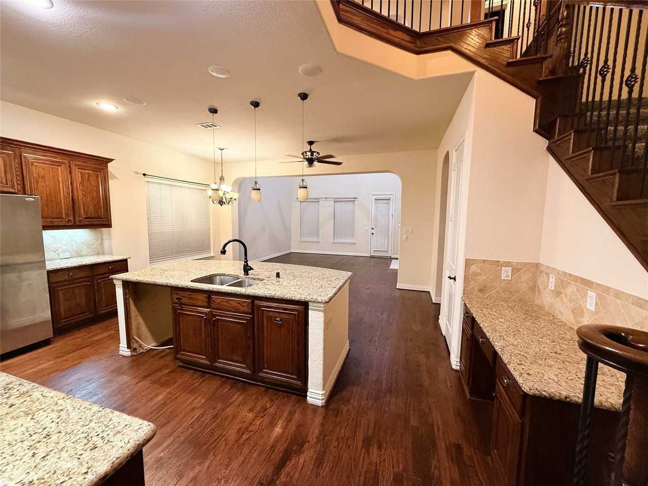 2215 Longview Rd - Photo 3 of 25