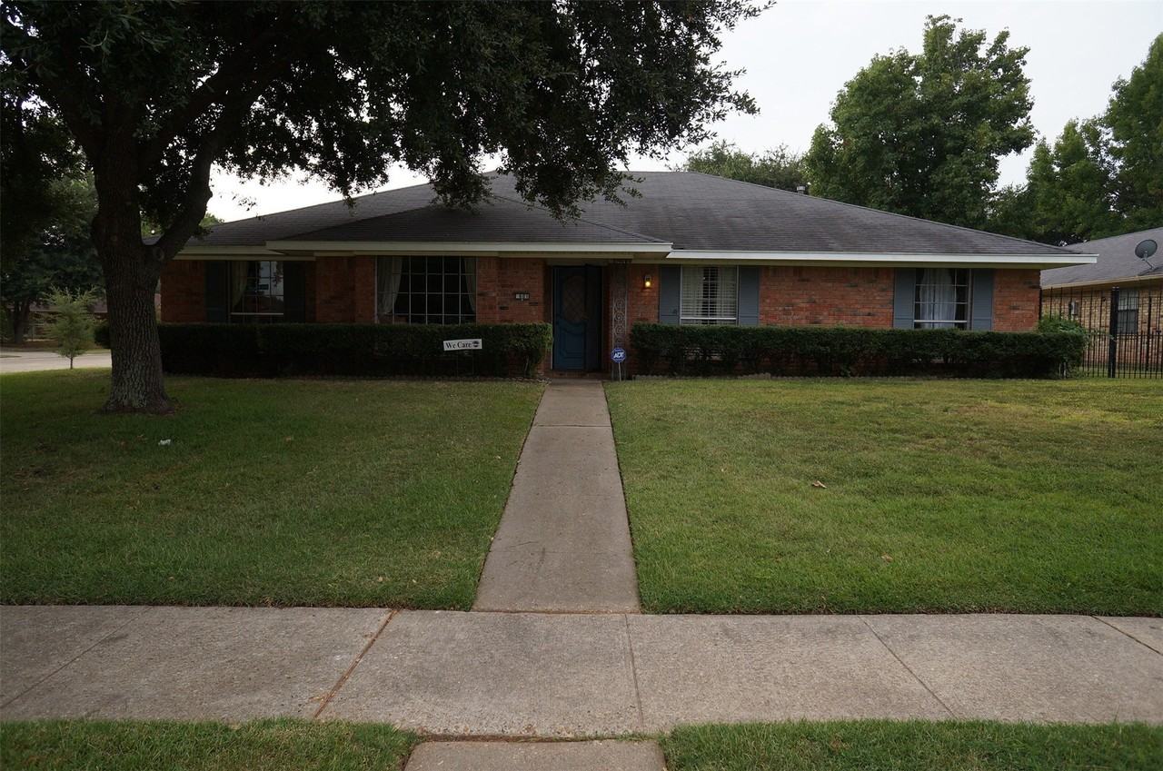 601 Rock Hollow Dr