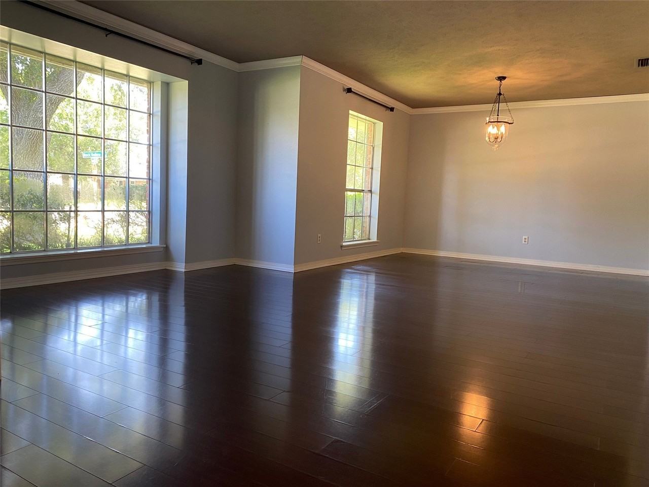 601 Rock Hollow Dr - Photo 2 of 22