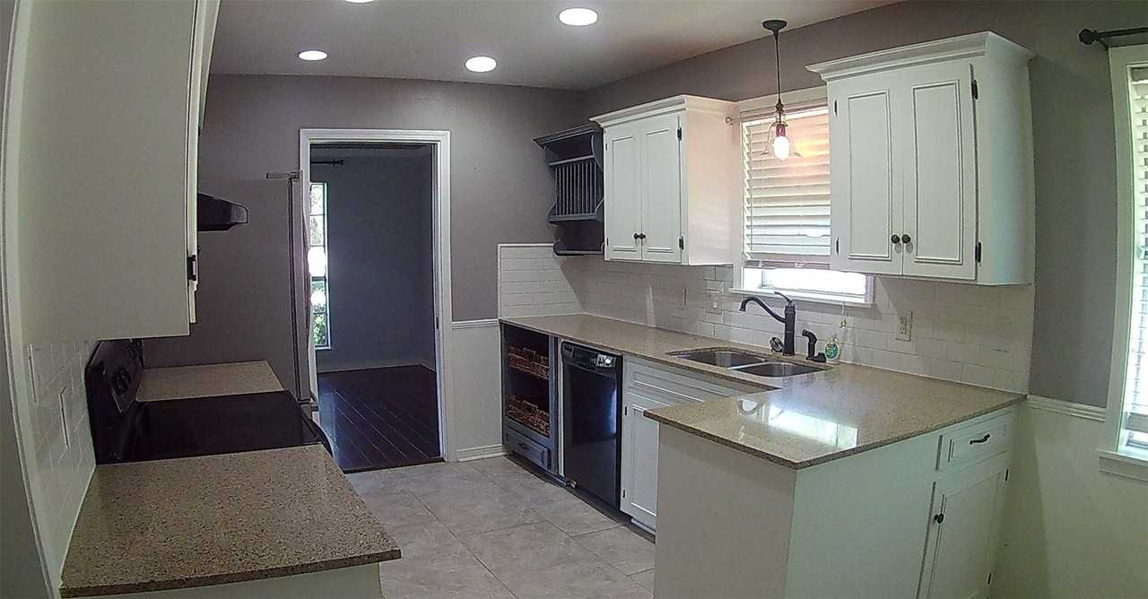 601 Rock Hollow Dr - Photo 6 of 22